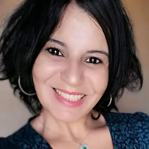 Amina Touhami : Entre expertise pétrolière et recherche innovante, un engagement pour l’avenir