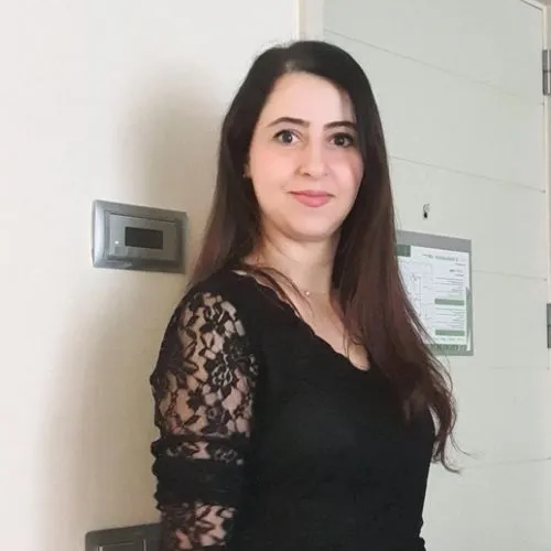 Asmaa LAROSSI : Un parcours exemplaire dans les solutions de gestion et la transformation numérique.