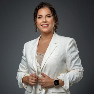 Dounia Sekkat, cofondatrice et directrice associée de Com&Talk : « Tout commence par une vision, et nous la transformons en réalité »
