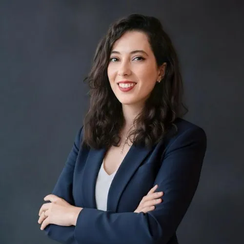 Fatima Ezzahra Charrat : Du terrain à la stratégie, une carrière bâtie sur la rigueur, la transversalité et le sens