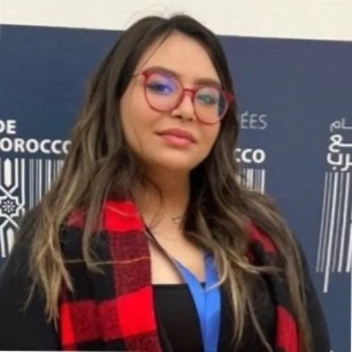 Hala El Rhouli Idrissi : Entre droit, bénévolat et entrepreneuriat social, un parcours inspirant
