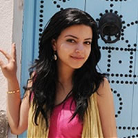 HANAE SABIR, artiste plasticienne — lauréate d'un prix d'excellence à la biennale des jeunes artistes