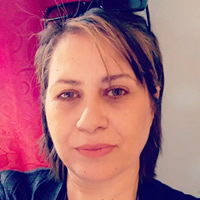 Houda Elfchtali, poète, chroniqueuse et traductrice : « Écrire pour moi est une nécessité, une résistance, une survie »