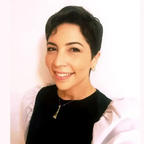 Ibtissam Ramzi : Entre toiles et transformation humaine – une passionnée du potentiel infini