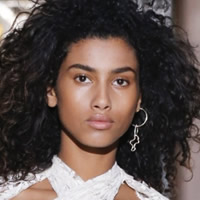 Imaan Hammam, mannequin néerlandais d'origine maroco-égyptienne — première femme arabe à défiler pour Victoria's Secret
