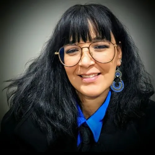 Khadija Bouhajji  : Une ex-DG financière qui a tout quitté pour fonder un cabinet d’impact et de transformation