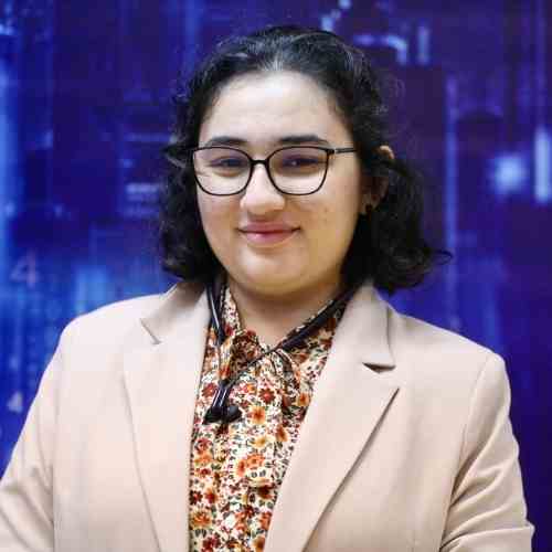 Mouna Aghlal, journaliste francophone basée à Casablanca : « Ne cessez jamais d’apprendre ! Si une nouveauté apparaît dans votre domaine, maîtrisez-la. »