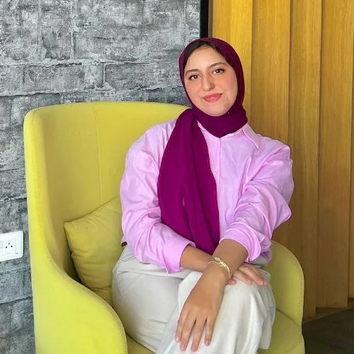 Safae Lamrouji : Une ingénieure système qui conçoit l’avenir de l’automobile avec rigueur et vision