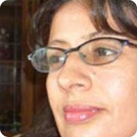 Samira Manar, vétérinaire et inspectrice générale à l’Agriculture — première femme marocaine à procéder à une insémination ovine