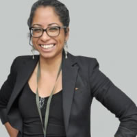 Sophia AKHMISSE, journaliste et communicatrice : « Journaliste de profession, artiste de cœur. Marocaine de nationalité, africaine de sang. »