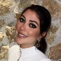 Yousra Ezzaouya, consultante juridique : « Ce qui ne vous tue pas vous rend plus fort. »