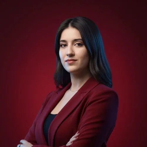 Zohra Hayouf : De la gestion d’entreprise à la direction digitale – une carrière bâtie sur l’organisation et l’impact terrain